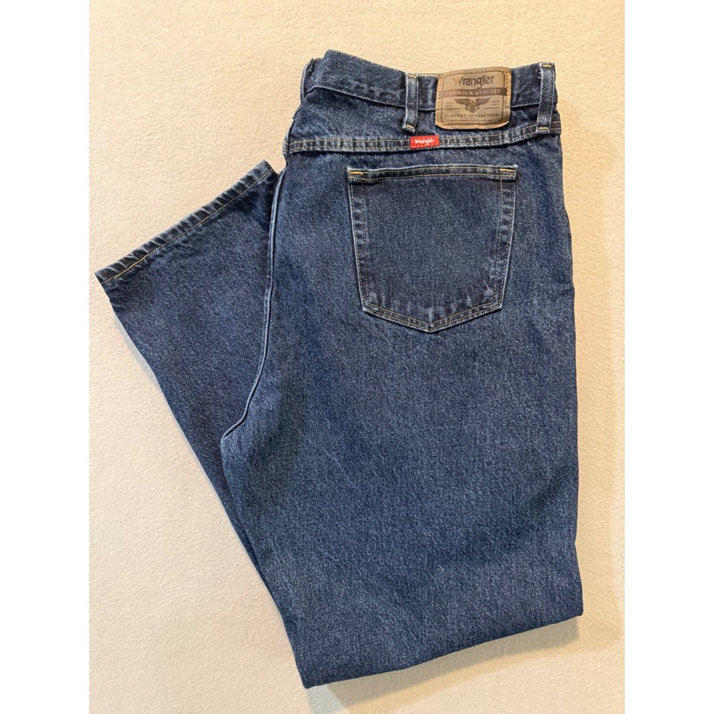 Wrangler Premium Quality Mens Relaxed Fit Dark Wash Jeans 44x32